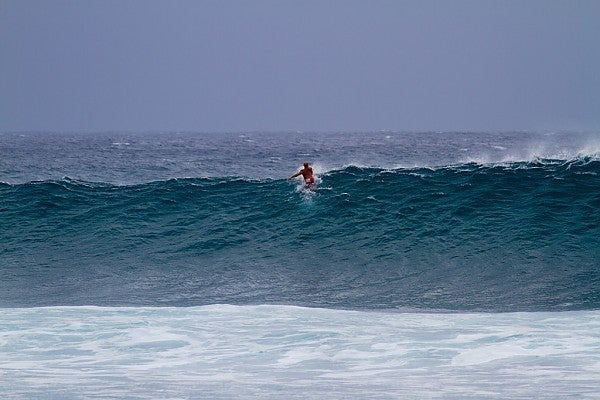 BackYards - North Shore
Shooting my friend on his 5'8
