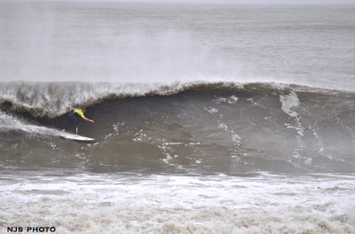 Hurricane Irene Surf
Unknown Body Glove team rider.