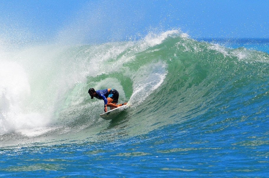 Ala Moana Bowls, surfing photo