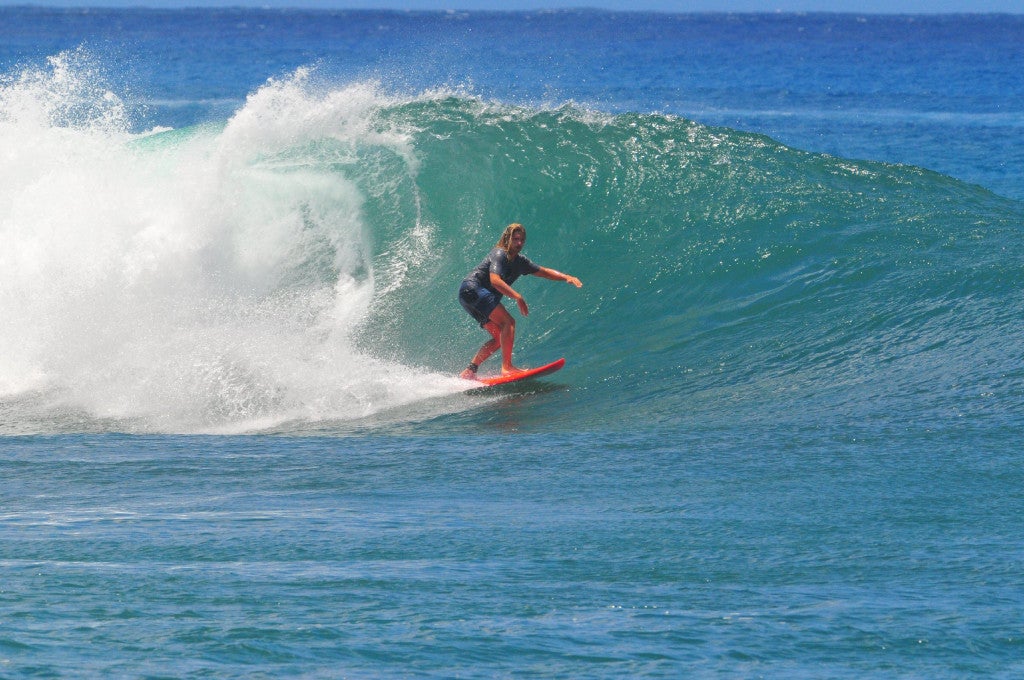 Ala Moana Bowls, surfing photo