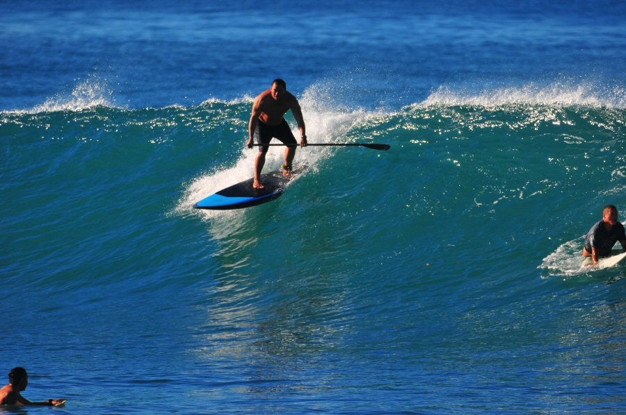 Kewalos, surfing photo