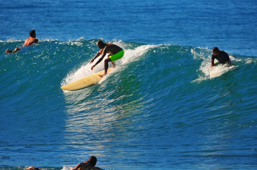 Kewalos, surfing photo