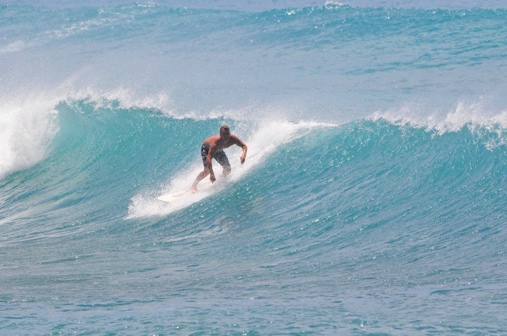 Kewalos, surfing photo