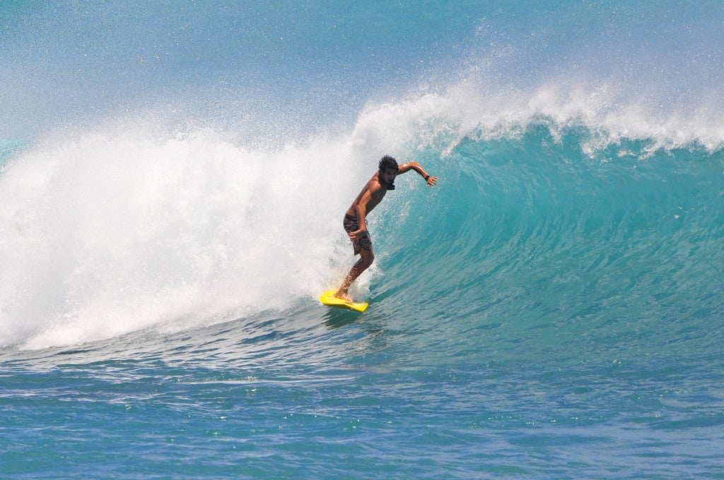 Kewalos, surfing photo