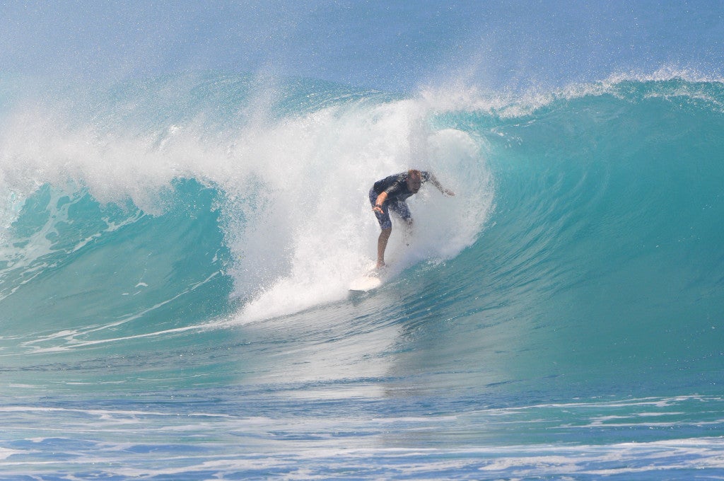 Kewalos, surfing photo