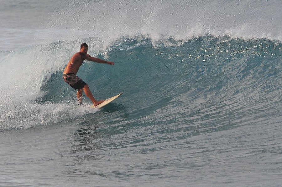 Kewalos, surfing photo