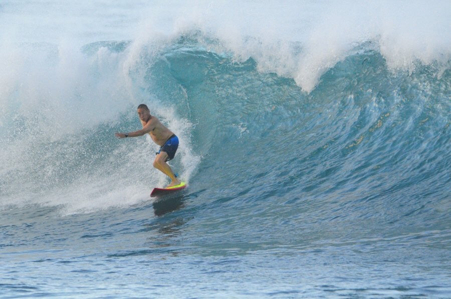 Kewalos, surfing photo