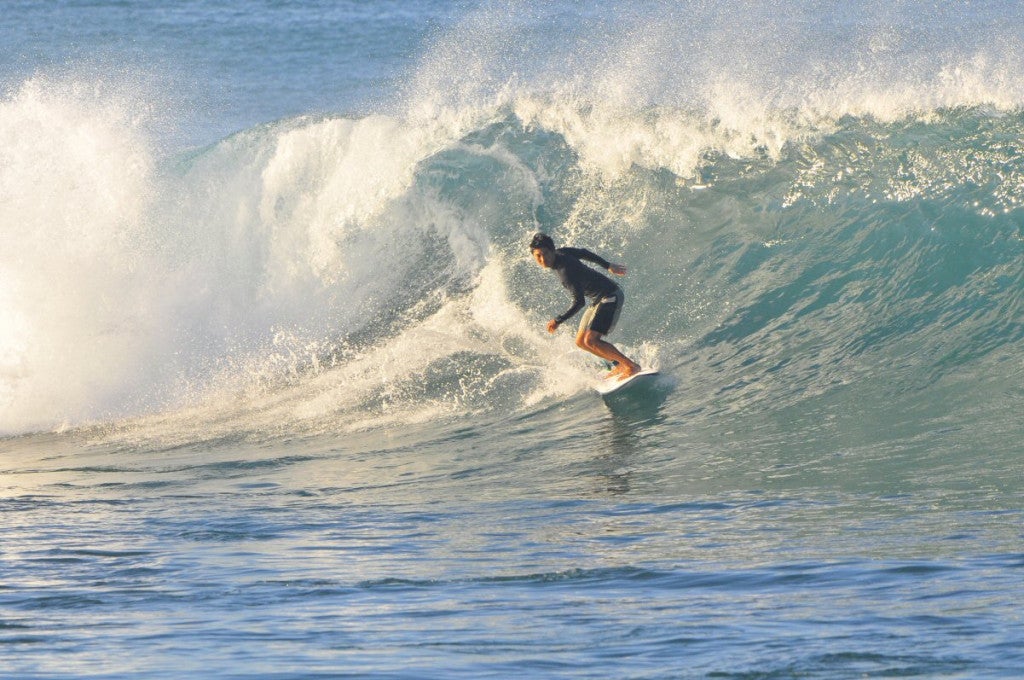 Kewalos, surfing photo