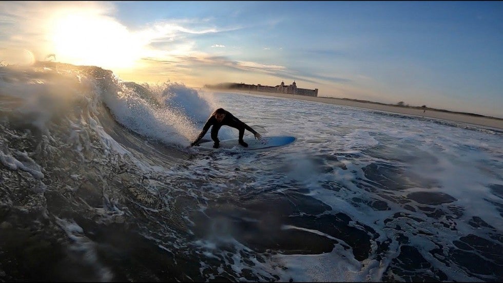 New York SHOREBREAK and BROKEN BOARDS!